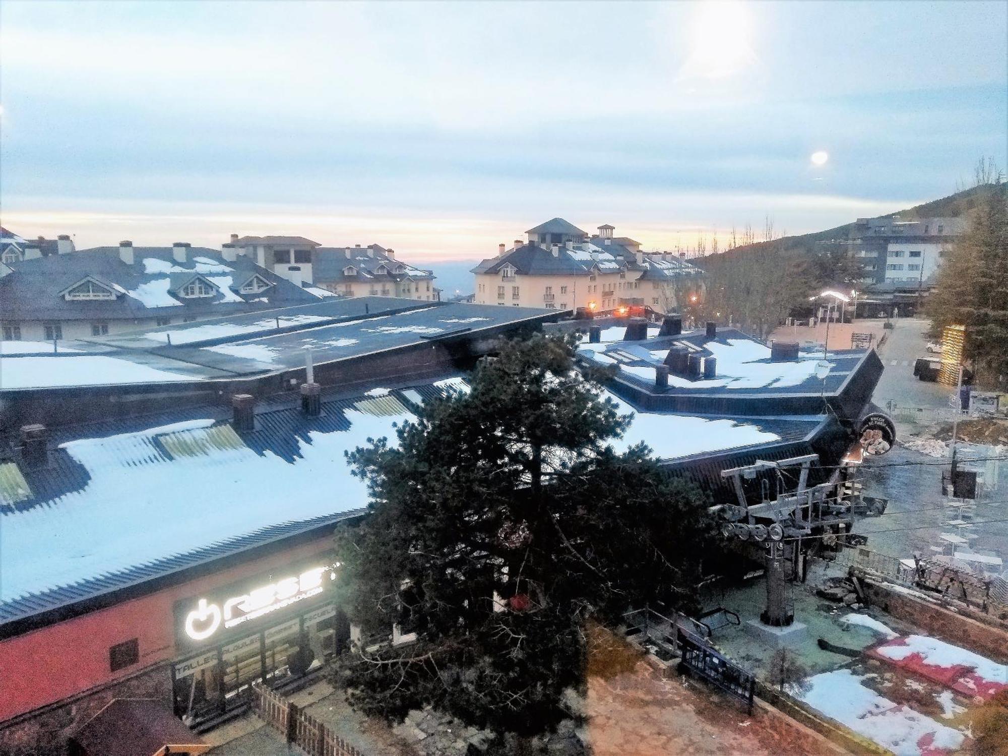 Ski Plaza Sierra Nevada & Zona Baja Стая снимка
