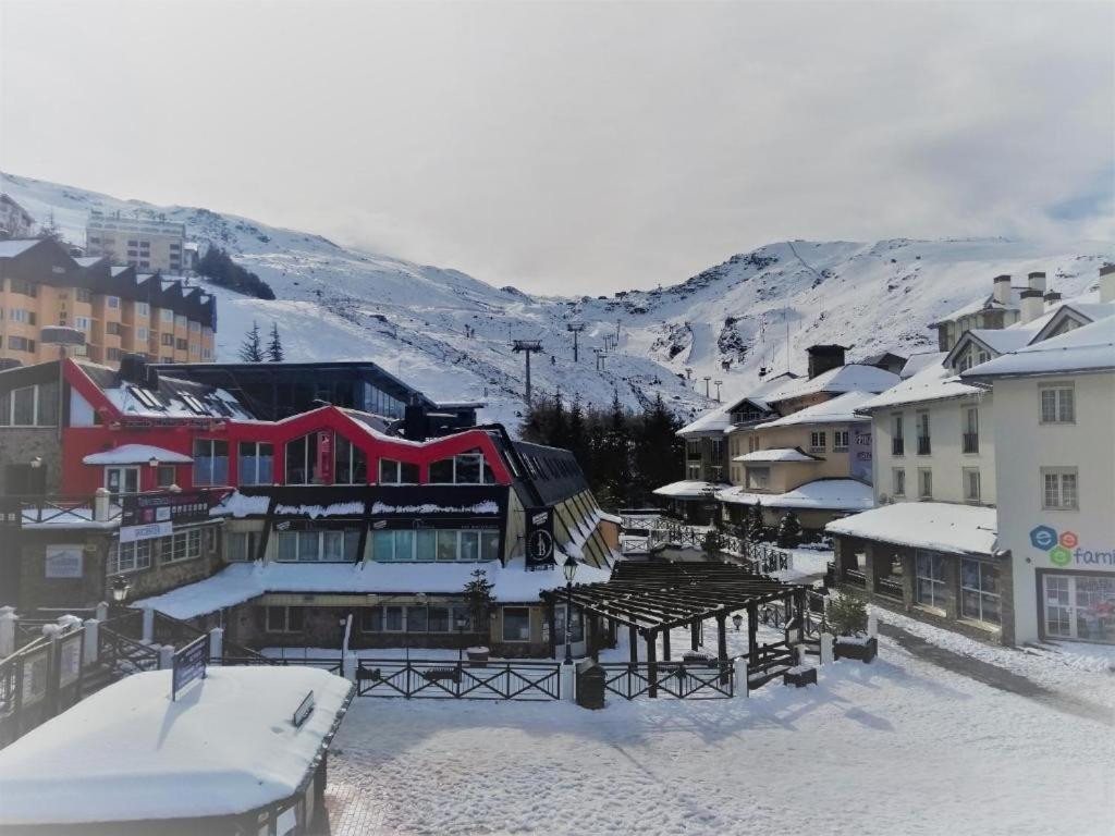 Ski Plaza Sierra Nevada & Zona Baja Екстериор снимка